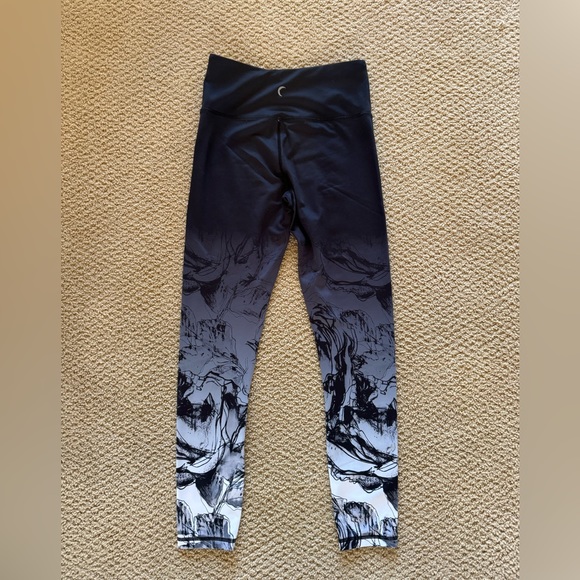 Zyia full length size small gently worn leggings - Picture 2 of 2